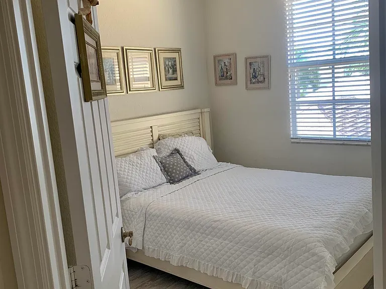 188 W Thatch Palm Cir — Photo 8