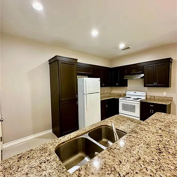 1022 Escondido Ln W #A — Photo 6