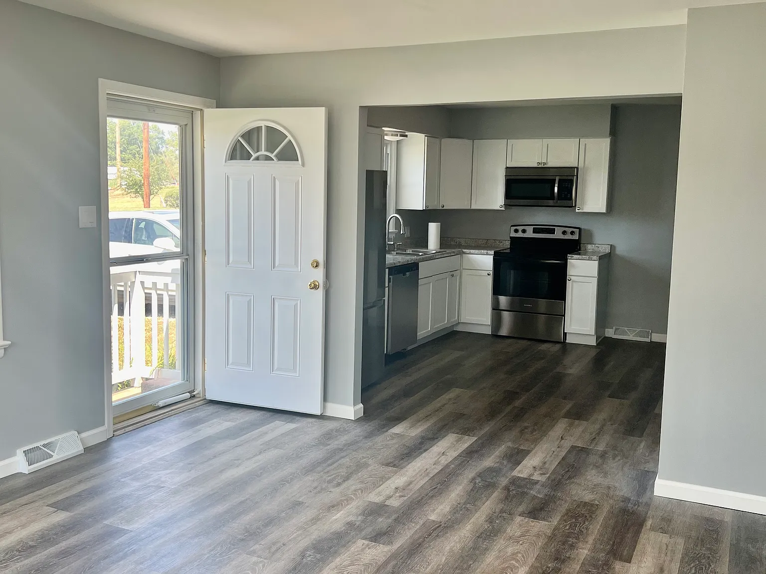 2 bed, 1128 sqft, $1,150 — Photo 3