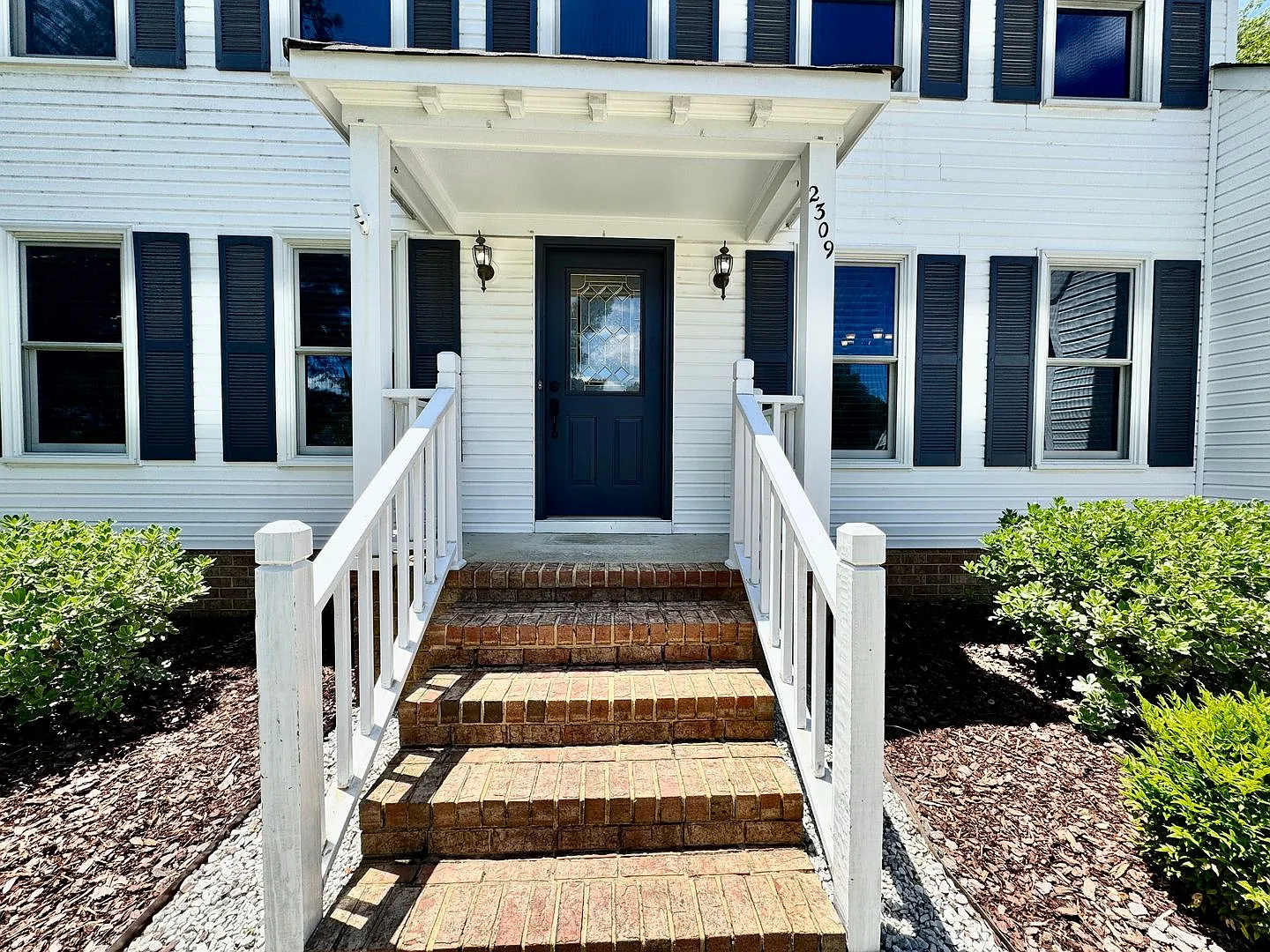 Ready 10-08-26!! Fantastic 4-Bedroom Home in Southgate! 2-Car Attached Garage - Neighborhood Park... — Photo 4