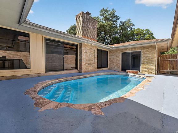 3rd image of 5806 WINTERHAVEN DR