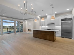 1 Hill Farm Rd #201, North Oaks, MN 55127