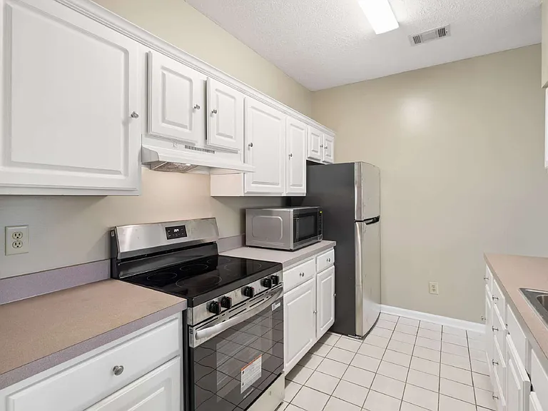 501 Churchill Xing — Photo 11