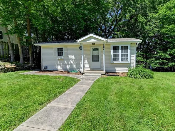 404 Highland Ave, Smithville, MO 64089