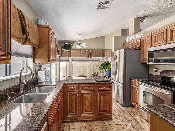 3rd image of 10753 W RUTH Avenue