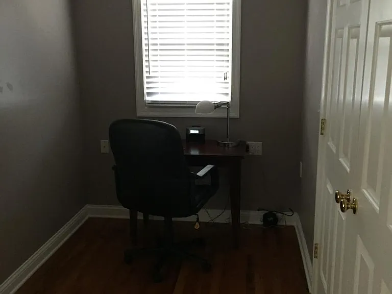 3201 Kinross Ave — Photo 8