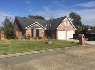 513 Shannons Way, Bridge City, TX 77611