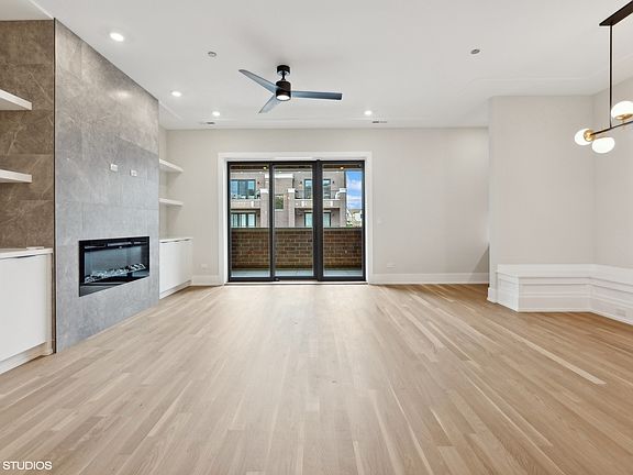 3rd image of 3125 N Clybourn Ave #3S