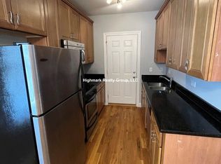 4548 W George St #3A, Chicago, IL 60641