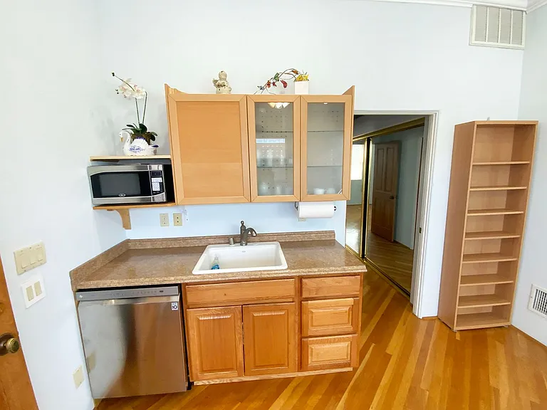 135 J Ave #B — Photo 4