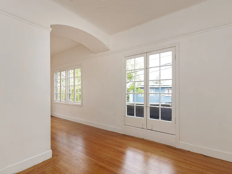 970 Vermont St — Photo 6