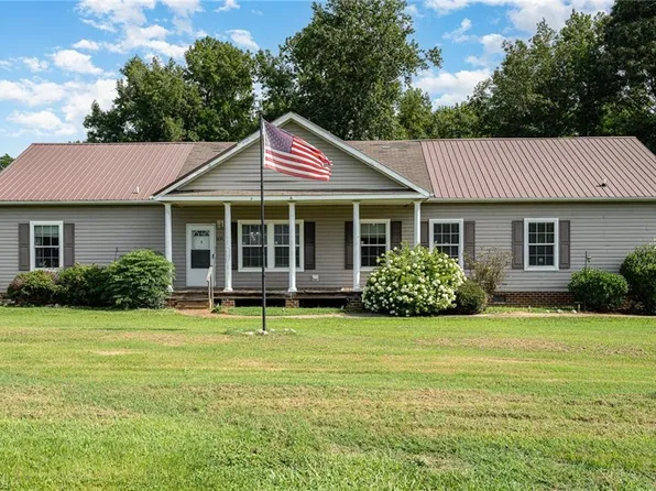 1830 Selby Dr, Snow Camp, NC 27349