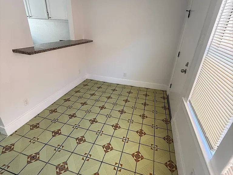 1210 Hoffman Ave — Photo 22