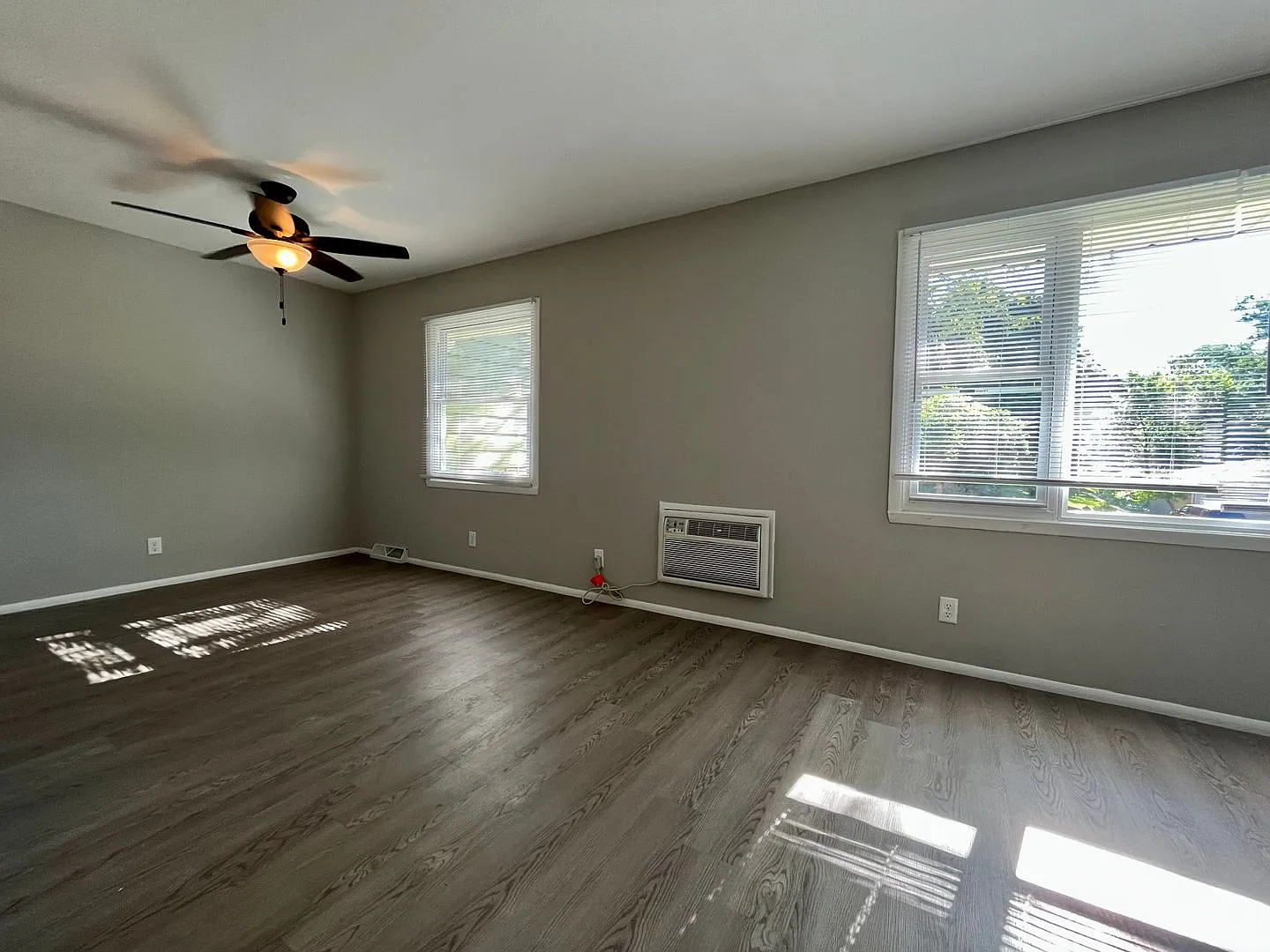 401-433 Donald Drive — Photo 4