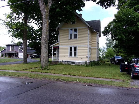 2nd image of 189 Rock Island St