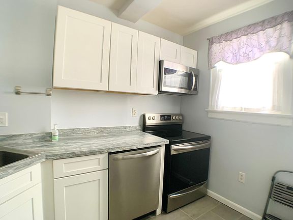 3rd image of 2412 Kenilworth Ave