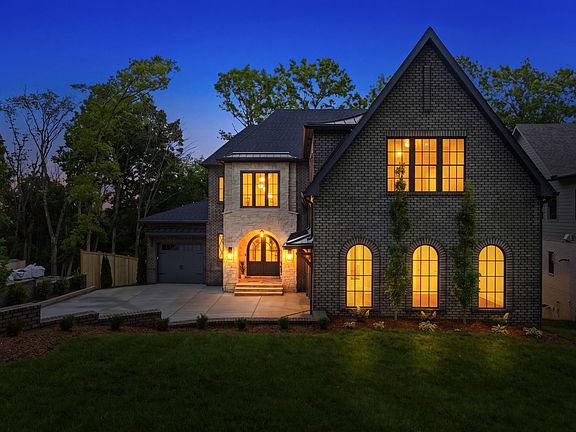 2nd image of 1006 Rodney Dr