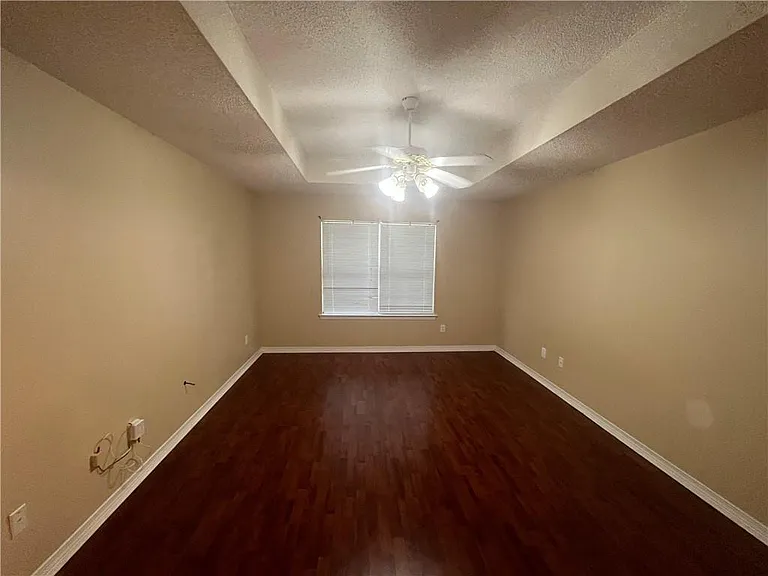 1363 Kilearn Dr — Photo 20