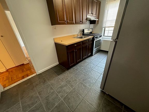 4th image of 2335 Broadway APT 1M