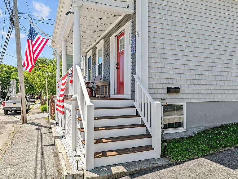 Catherine St — Photo 40