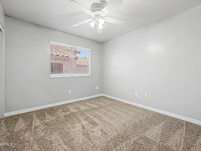 905 E Potter Dr — Photo 10