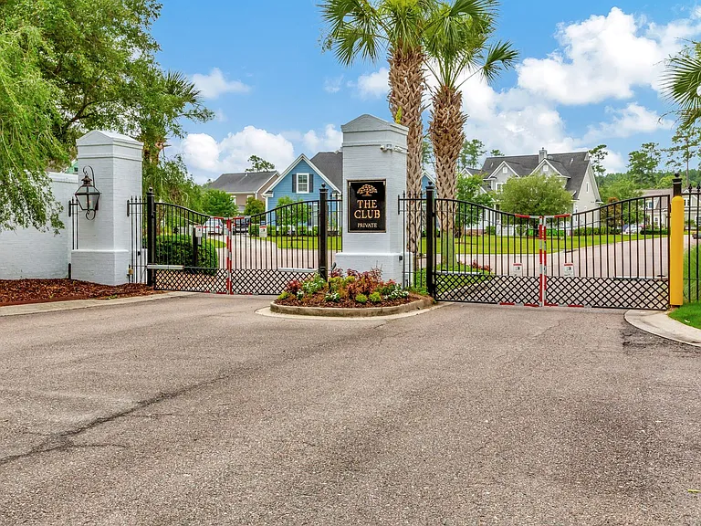 258 Silver Cypress Cir — Photo 2