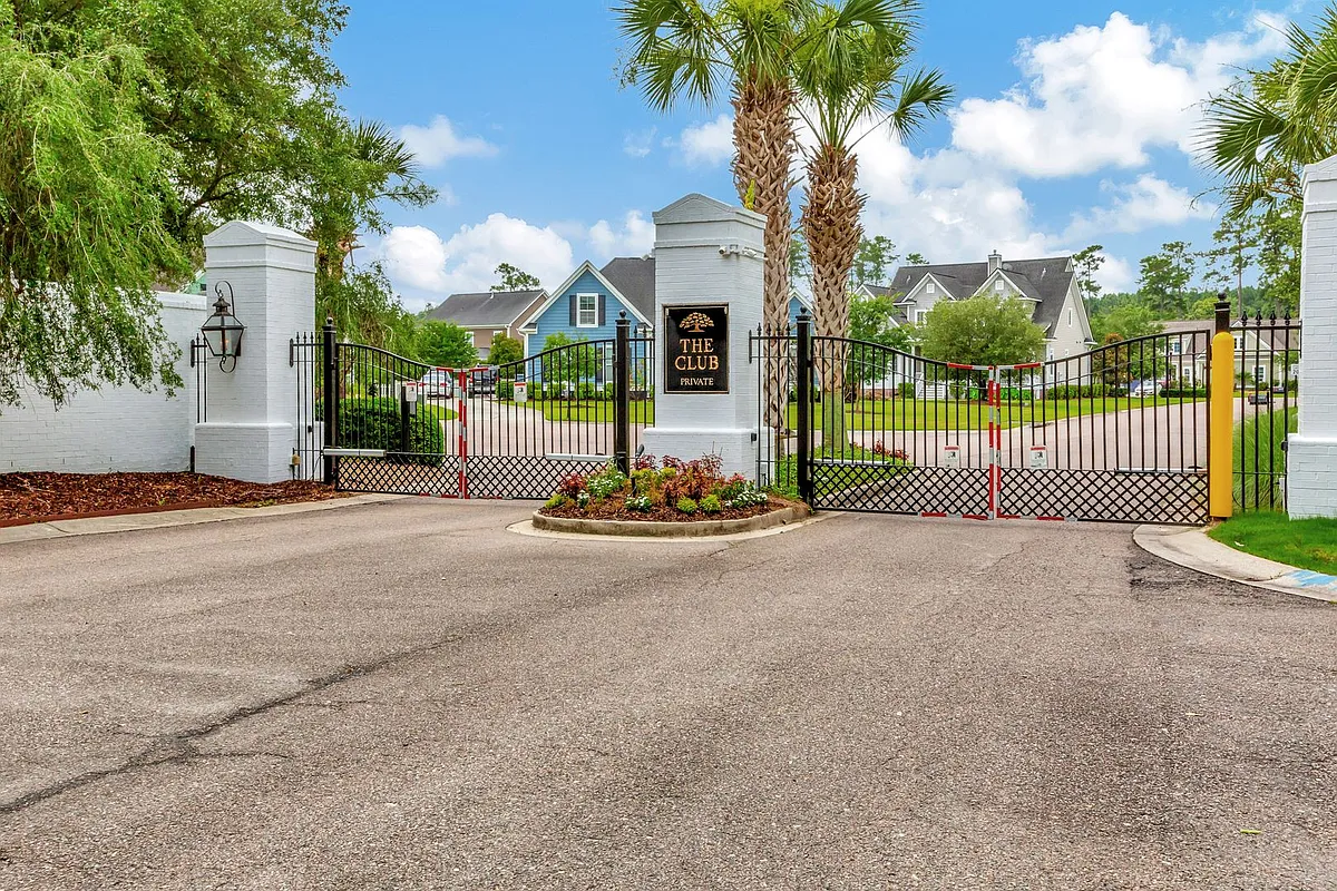 Building Photo - 258 Silver Cypress Cir