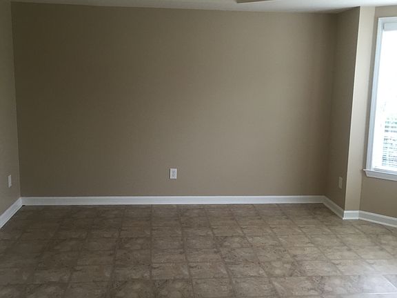 4th image of 782 Winding Grove Ln
