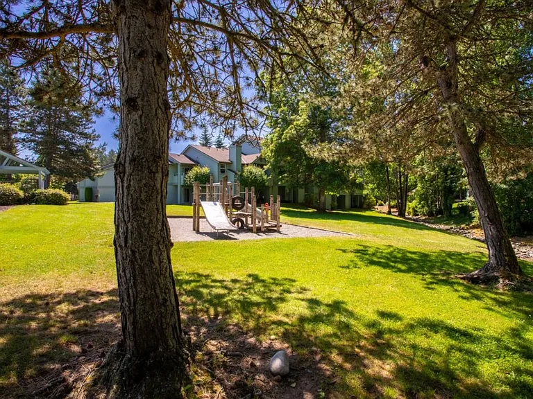 The Vineyards Apartments - Bremerton, WA. — Photo 24