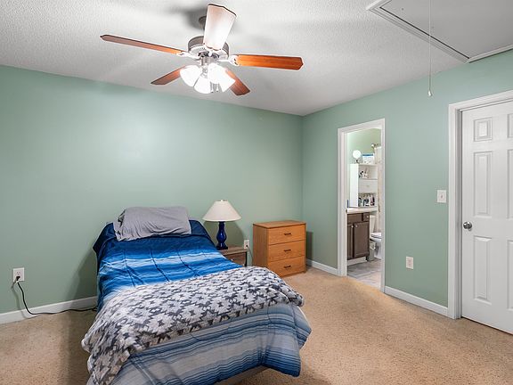 5th image of 345 Bishop Hicks Ct