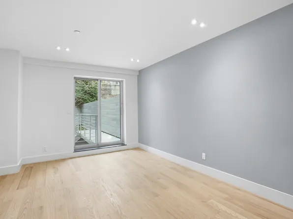 107 Waverly Avenue image 5 of 23