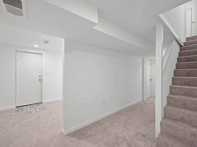 716 Audrey Ln — Photo 21
