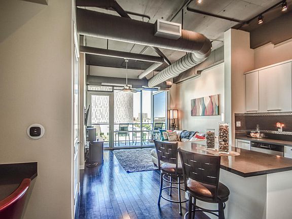 2nd image of 1 E Lexington Ave Unit 605