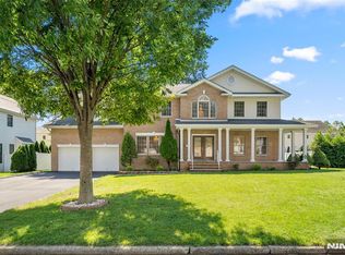 220 Concord Dr, Paramus, NJ 07652