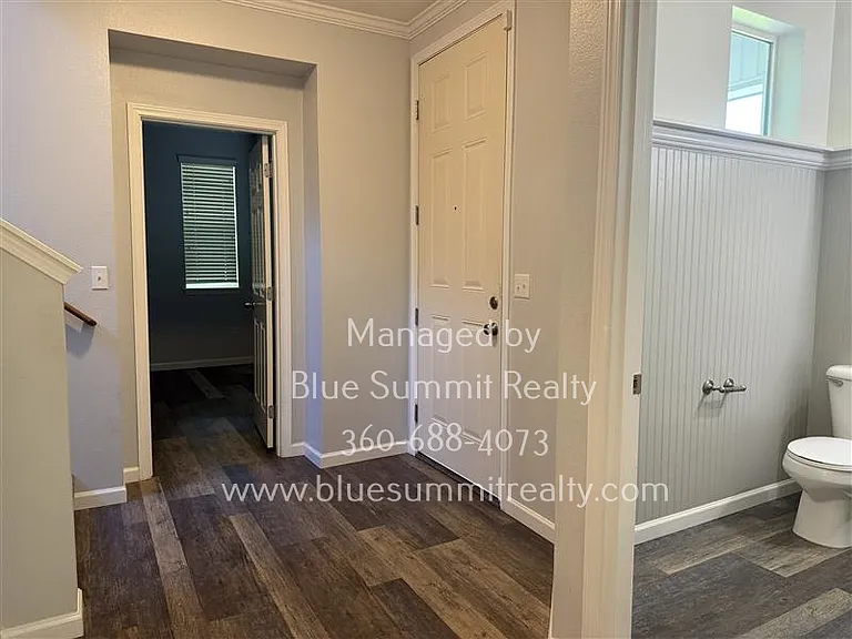 7633 Rushmore Way NE — Photo 3