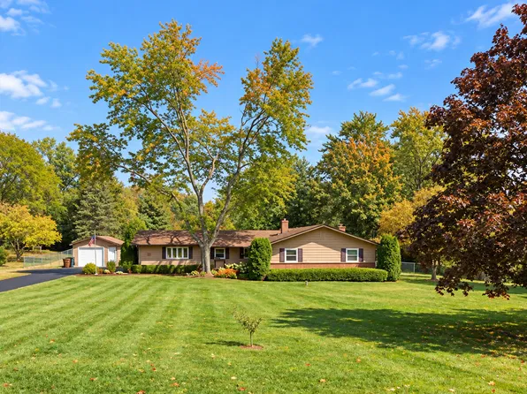 2228 Hanlon Rd, Libertyville, IL 60048