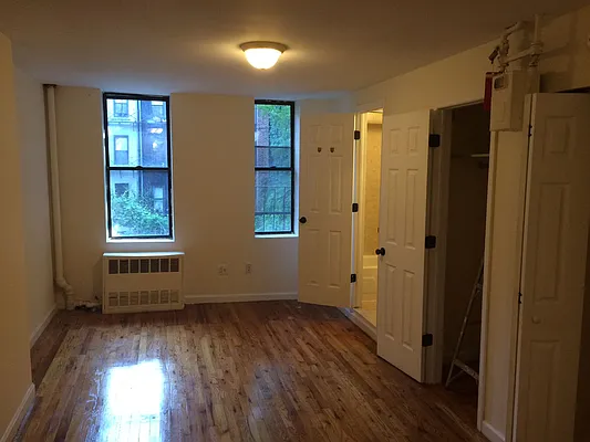 Rented by Easy Rental LLC | media 27