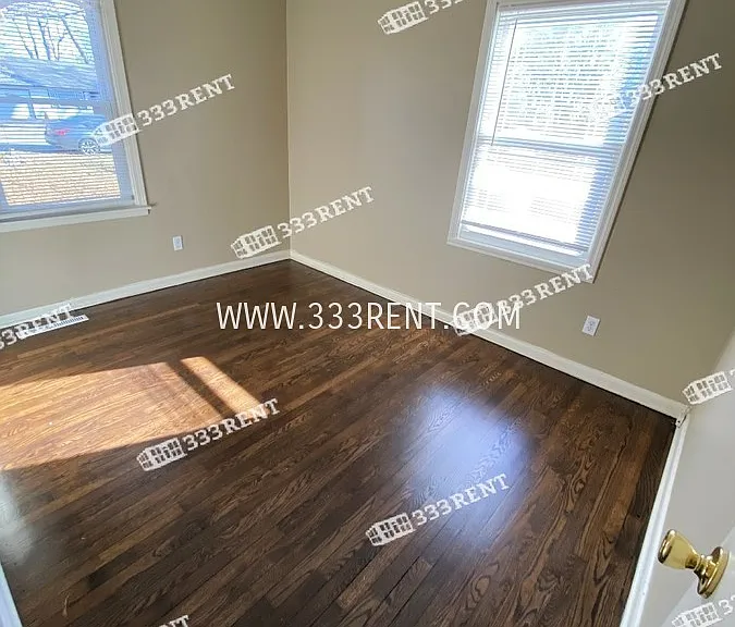 13718 Cypress Ave — Photo 8