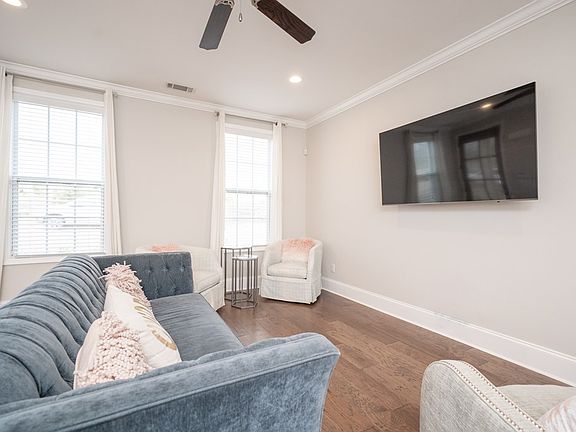 5th image of 102 Farm View Dr #607