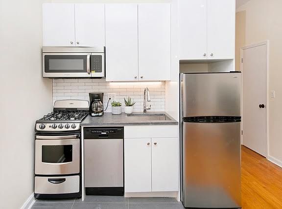 5th image of 151 E 38th St APT 1D