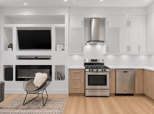 1136 E Pender St #2, Vancouver, BC V6A 1W5