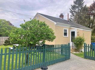 464 Forest Ave, Middletown, RI 02842