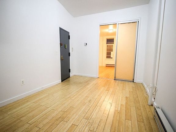 4th image of 297 Troutman St #2B
