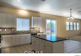 4 bed, 2.5 bath, 3356 sqft, $3,100 — Photo 2