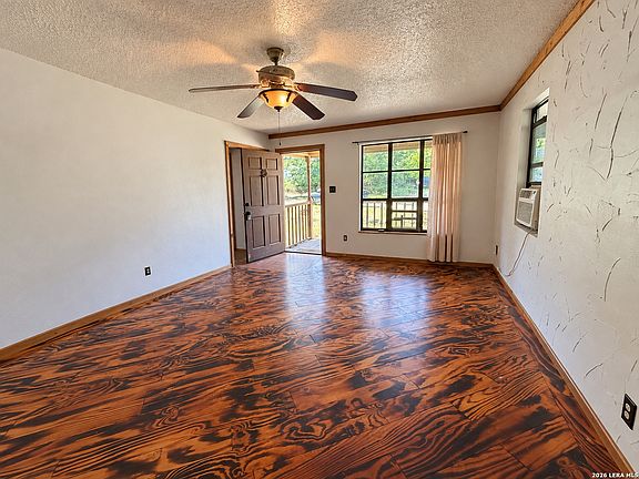 2nd image of 20624 HEWITT CIR