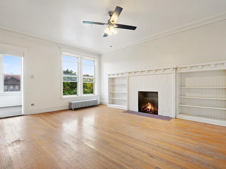 5126 S Greenwood Ave #1 — Photo 3