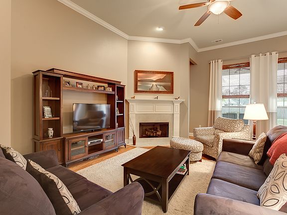 5th image of 176 Grande Maison Blvd
