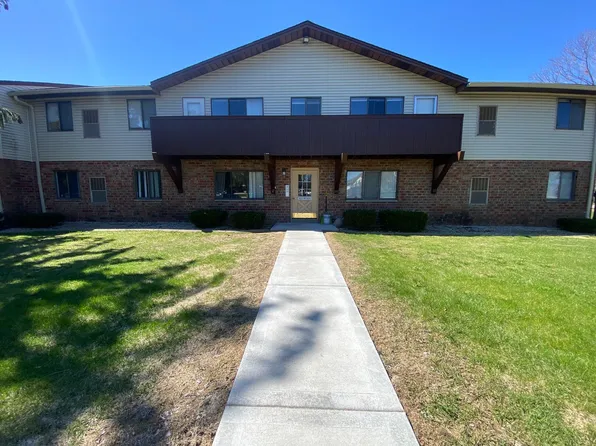 V831-835, N111 15831st #10, Germantown, WI 53022