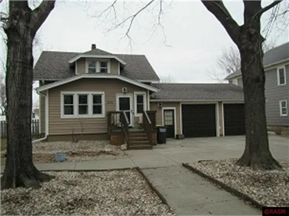 610 5th St, Nicollet, MN 56074