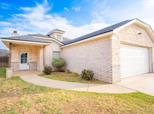 402 Cowboy Ln, Wolfforth, TX 79382